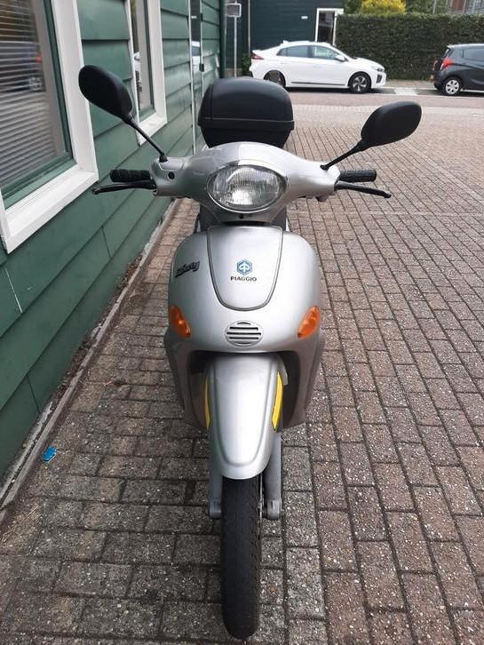 Piaggio liberty geele kenteken, Fietsen en Brommers, Scooters | Piaggio, Gebruikt, Overige modellen, Benzine, Ophalen of Verzenden