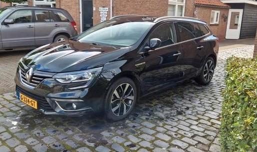 Renault Mégane 1.3 TCe 140pk EDC GPF 2019 Zwart, Auto's, Renault, Particulier, Mégane, ABS, Airbags, Airconditioning, Android Auto