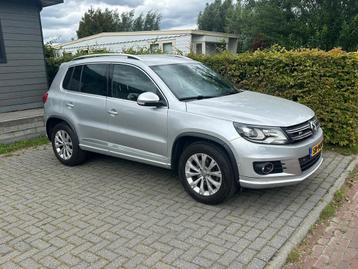 Volkswagen Tiguan R-Line 2.0 TDI 4MOTION 180 pk , DSG , 2015 beschikbaar voor biedingen