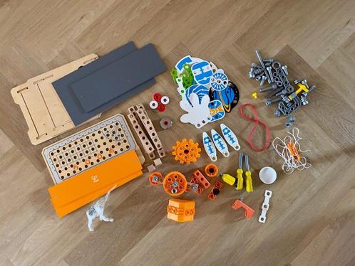 Z.g.a.n. Houten werkbank, Hape incl. magneet experiment!, Kinderen en Baby's, Speelgoed | Speeltafels, Zo goed als nieuw, Ophalen of Verzenden