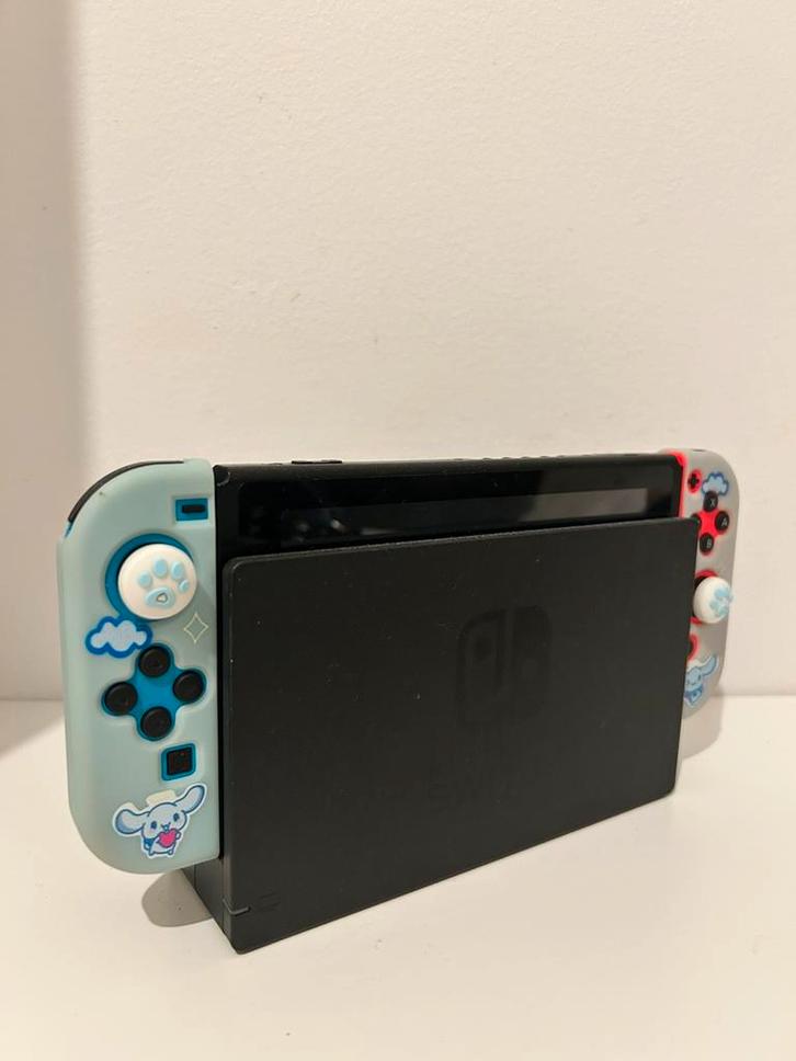 Nintendo Switch 1 - Blauw rood (met hoesjes), Spelcomputers en Games, Spelcomputers | Nintendo Switch, Gebruikt, Switch Original