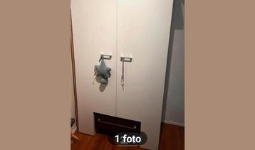 Kleding kast met lade en hang gedeelte