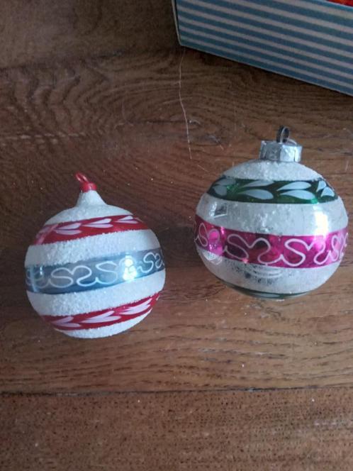 2 zeer mooie dikkere kerstballen in mooi oud glas gesuikerd, Diversen, Kerst, Gebruikt, Ophalen of Verzenden