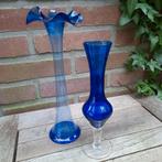 2 vaasjes, blauw glas,, Antiek en Kunst, Antiek | Vazen, Ophalen of Verzenden