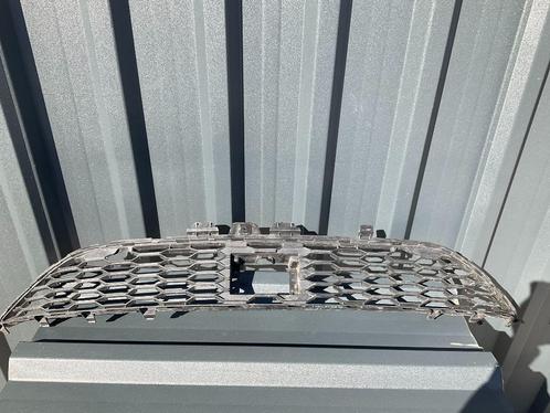Bumper Grill Dacia Sandero 3 622543243R Rooster RE-21096, Auto diversen, Tuning en Styling, Ophalen of Verzenden