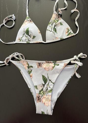 BOUTIQUE - lichtblauwe bikini - 152 beschikbaar voor biedingen