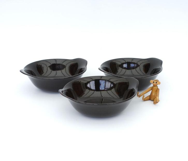 Arabia Kilta / Teema  3 grote soep / ontbijtkommen- zwart, Huis en Inrichting, Keuken | Servies, Schaal of Schalen, Overige stijlen