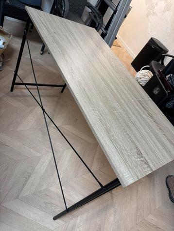 Bureau’s (2stuks) beschikbaar voor biedingen