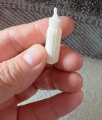 Poppenhuis baby flesje 1:12, Ophalen of Verzenden, Zo goed als nieuw, Poppenhuis