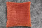 Cognac kleurig kussen, Huis en Inrichting, Woonaccessoires | Kussens, Ophalen, Gebruikt, Overige kleuren, Vierkant