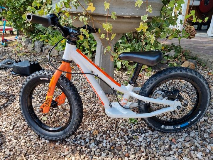 Super fijne loopfiets Commencal Ramones ️, Kinderen en Baby's, Speelgoed | Buiten | Voertuigen en Loopfietsen, Gebruikt, Loopfiets