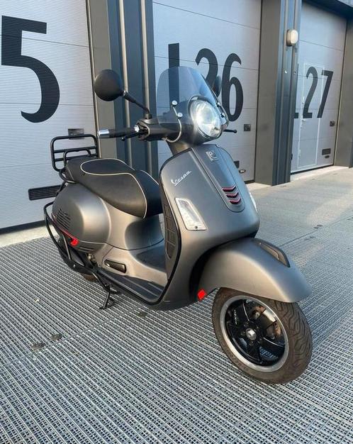Vespa GTS 300 - BJ2015 - KM14.500 - ALARM - Malossi Vario, Fietsen en Brommers, Brommers | Vespa, Gebruikt, Ophalen