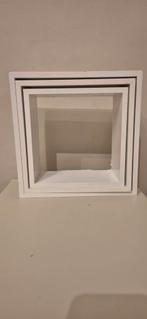 Set van 3 witte wandkubussen, Ophalen, Zo goed als nieuw