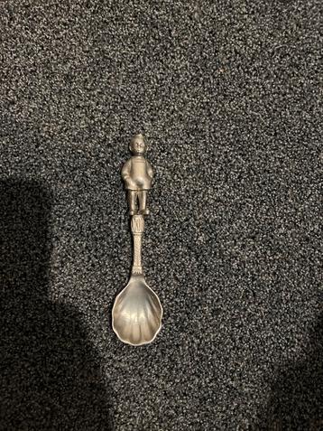 Antieke Lepel met Jongensfiguur beschikbaar voor biedingen