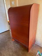 Rolluikkast in kersenkleur - 138x84x52cm, Huis en Inrichting, Ophalen, Met plank(en), Gebruikt, 100 tot 150 cm