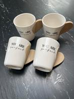 4 koffie bekers van Riviera maison, Ophalen of Verzenden, Aardewerk, Overige stijlen, Kop(pen) en/of Schotel(s)