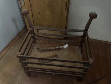 Haardblokhouder / Decoratie beschikbaar voor biedingen