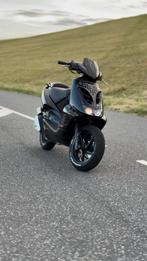 Aprilia sr 70cc Piaggio LC DD 2005 sr50/sr70 brom/geel, Fietsen en Brommers, Scooters | Aprilia, Ophalen, Tweetakt, Gebruikt, Maximaal 45 km/u