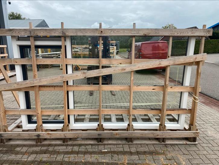 Aluplast kozijn, Doe-het-zelf en Verbouw, Kozijnen en Schuifpuien, Zo goed als nieuw, Raamkozijn, Hout, Ophalen