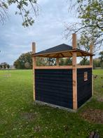 Hooiberg kippen geiten schapen hok hooimijt