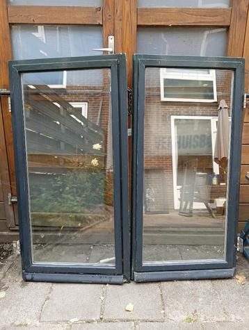 Hardhouten scharnierende openslaande ramen beschikbaar voor biedingen