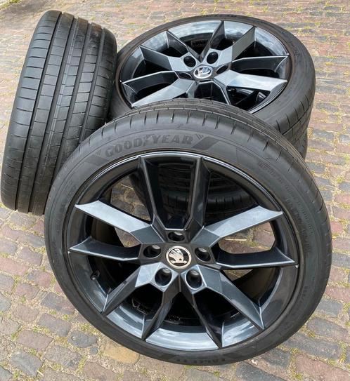 Mooie 18” Skoda octavia RS Gemini velgen + 225/40 R18 2022, Auto-onderdelen, Banden en Velgen, Banden en Velgen, Zomerbanden, 18 inch