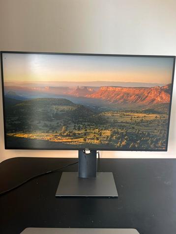 Dell UltraSharp U2719D - 24 inch LED Monitor beschikbaar voor biedingen