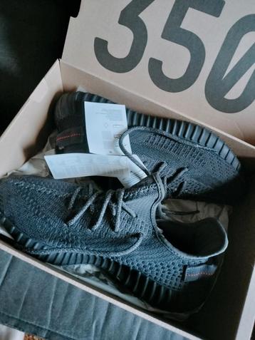 Orginele Yeezy boost 350 V2. beschikbaar voor biedingen