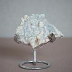 Chalcedoon met kwarts op standaard, Ophalen of Verzenden, Mineraal