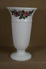 Wedgwood vaas Briar Rose 22,5 cm, Antiek en Kunst, Ophalen of Verzenden