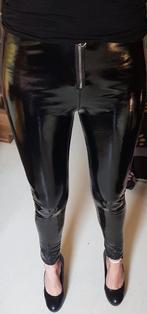 Mooie (nep) lak / laklook broek (legging) goed aansluitend., Legging, Maat 36/38 (S), Zwart, Ophalen of Verzenden