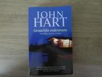 Boek van John Hart: Gevaarlijke onderstroom (Thriller), Gelezen, John Hart, Ophalen of Verzenden, Nederland