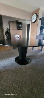 Unieke grote ronde zwarte eettafel 1.50 m doorsnee, Huis en Inrichting, Tafels | Statafels, Ophalen