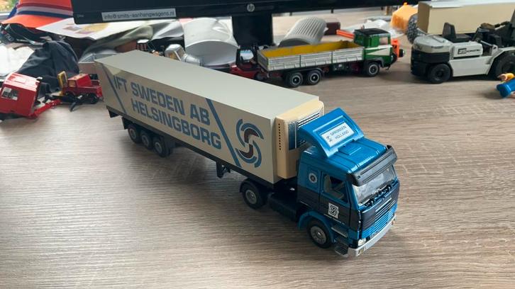 Trekker oplegger, in zeer nette staat geen doos, spronsen, Hobby en Vrije tijd, Modelauto's | 1:50, Zo goed als nieuw, Bus of Vrachtwagen