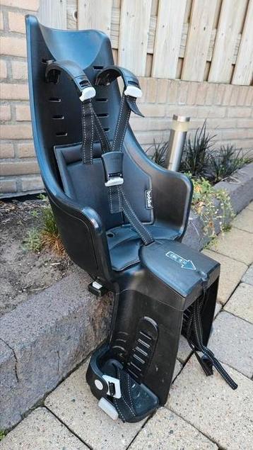 Bobike achterzitje in zeer nette staat, inclusief 2 steunen! beschikbaar voor biedingen