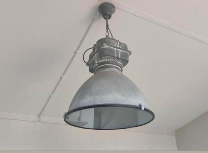 Mooie industriële hanglamp, Huis en Inrichting, Lampen | Hanglampen, Zo goed als nieuw, Minder dan 50 cm, Glas, Metaal, Ophalen of Verzenden