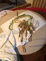 Kantklossen kussen met 80 klosjes en een tas om de kussen, Ophalen of Verzenden, Gebruikt, Kussen