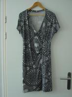 Jurk zwart/wit motief, merk Moglie, maat M, Maat 38/40 (M), Zwart, Ophalen of Verzenden, Knielengte