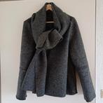 Grijs wollen jasje met geïntegreerde sjaal, Reset, maat 38, Maat 38/40 (M), Verzenden, Grijs, Gedragen