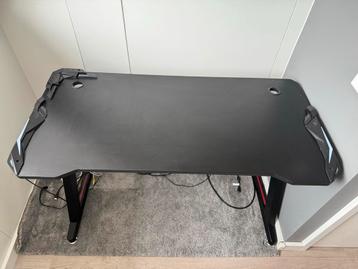 Gamebureau met RGB - 120x60x73 cm