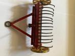Dinkey Toy nr 27k hooischudder / hay rake € 15,00, Ophalen of Verzenden, Gebruikt, Tractor of Landbouw