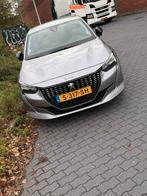 Peugeot 208 1.2 Puretech 100pk automaat uit 2023, Auto's, Stof, Zwart, 100 pk, 1200 kg