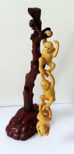 Zeer kunstig gesneden houten aapjes aan een boomtak - Japan, Nieuw, Ophalen of Verzenden, Dier