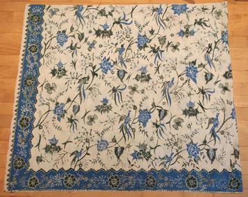 Prachtige handgemaakte batik met bloemen en vogels  beschikbaar voor biedingen
