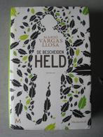 Mario Vargas Llosa - De bescheiden held, Boeken, Ophalen of Verzenden, Zo goed als nieuw, Wereld overig