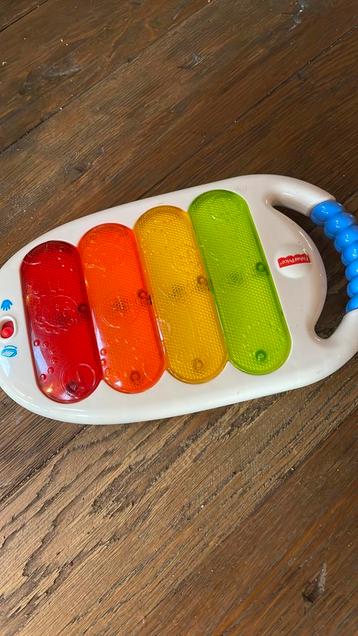 Leuke piano beschikbaar voor biedingen