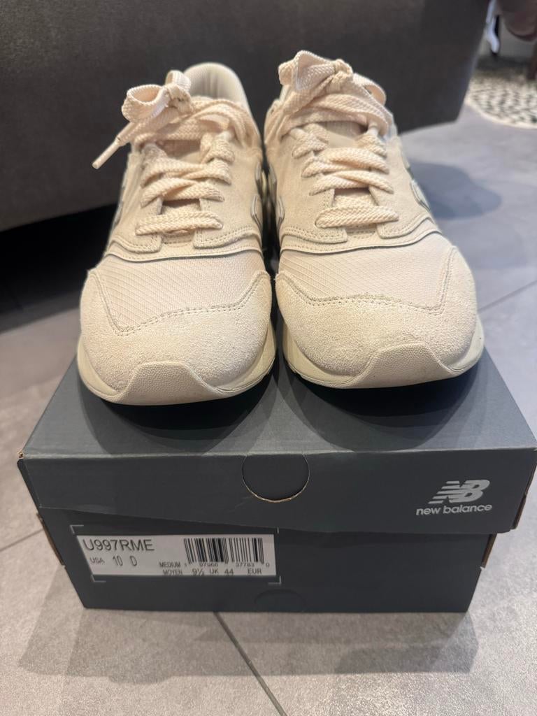New Balance 997R Beige - Maat 44 - Zo goed als nieuw, Kleding | Heren, Schoenen, Ophalen of Verzenden, Zo goed als nieuw, Wit