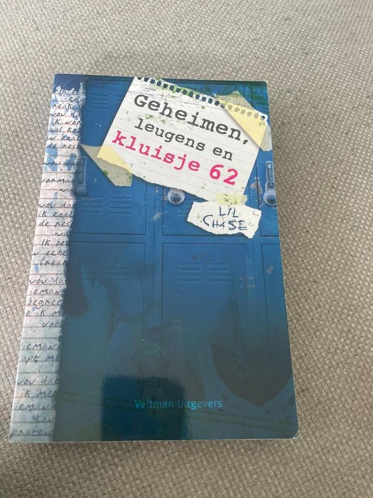 Geheimen, leugens en kluisje 62, Boeken, Kinderboeken | Jeugd | 10 tot 12 jaar, Gelezen, Verzenden