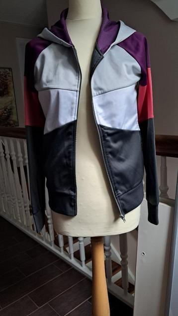 Vest Only mt M beschikbaar voor biedingen