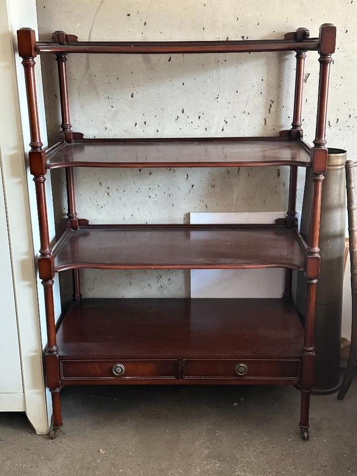 Prachtige Chesterfield Engelse Etagère/Display Met 2 Laden, Antiek en Kunst, Antiek | Meubels | Stoelen en Banken, Ophalen